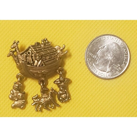 Vintage Signed Avon Noah's Ark Charm Brooch Pin Gold-Tone - Panda Zebra Gorilla - Picture 2 of 6